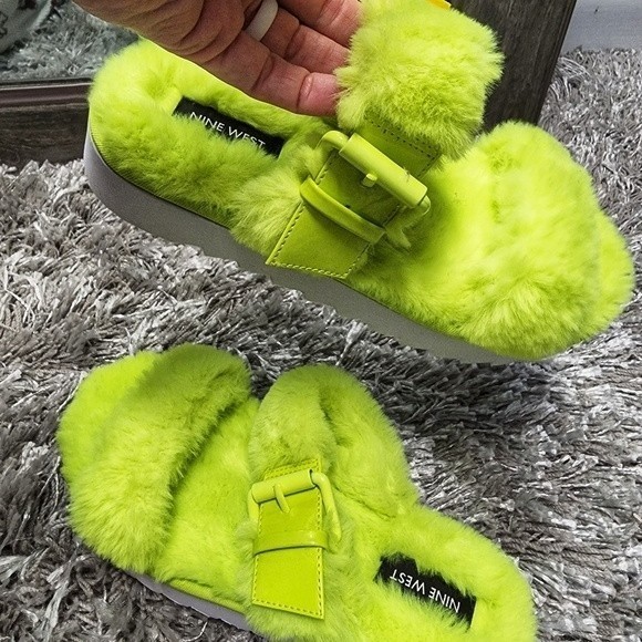 Nine West Women's Funkie fuzzy neon green faux Furry Slide buckled Sandals - Picture 5 of 6